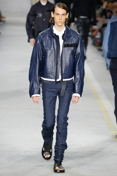 Look 15
